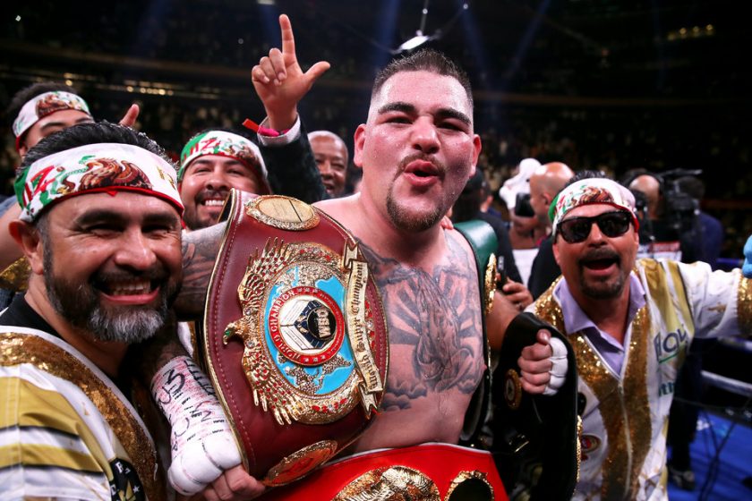 Andy Ruiz Con el cinturon de ganador